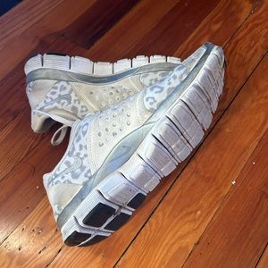 Women’s Nike sneakers